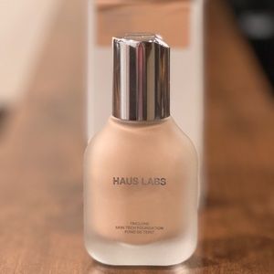 Haus Labs by Lady Gaga Triclone Skin Tech Foundation 160 Light Neutral